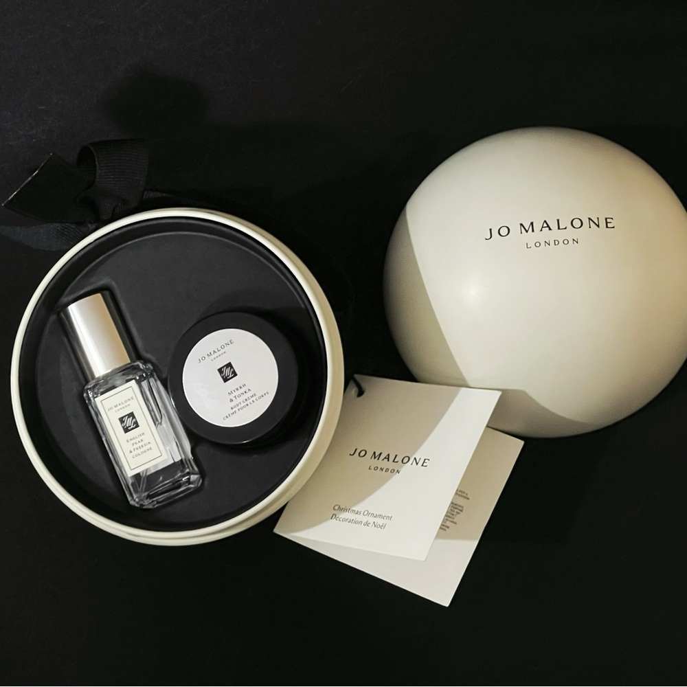 ✨Jo Malone English Pear & Freesia Holiday Ornament Duo Set